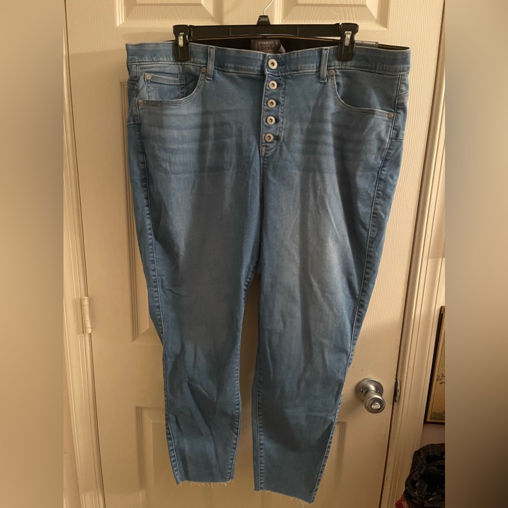 Torrid bombshell skinny jeans nwt size 24